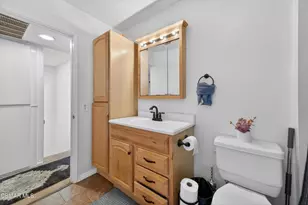9946 Sepulveda Blvd, Los Angeles, CA 91345 - Photo 14