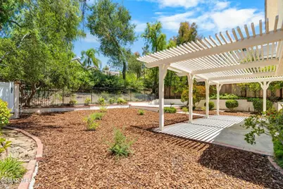 6421 Smoke Tree Avenue, Oak Park, CA 91377 - Photo 52