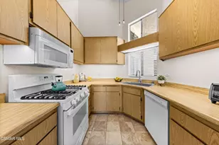 1736 Sinaloa Rd, Simi Valley, CA 93065 - Photo 16