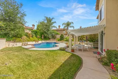 239 Chantilly Circle, Simi Valley, CA 93065 - Photo 28