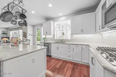 239 Chantilly Circle, Simi Valley, CA 93065 - Photo 6