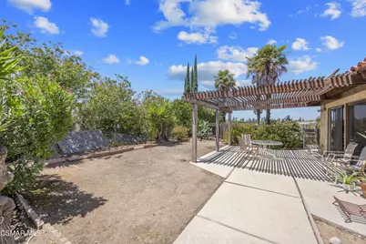 11 N Madrid Avenue, Thousand Oaks, CA 91320 - Photo 10