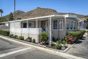 144 La Fortuna, Newbury Park, CA 91320 - Photo 2