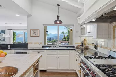 987 Brookview Avenue, Westlake Village, CA 91361 - Photo 20