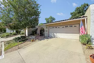 2771 Lakeridge Ln, Westlake Village, CA 91361 - Photo 2
