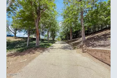 1810 Calle Salto, Thousand Oaks, CA 91360 - Photo 70