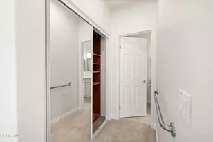 4839 La Vella Dr, Oak Park, CA 91377 - Photo 12