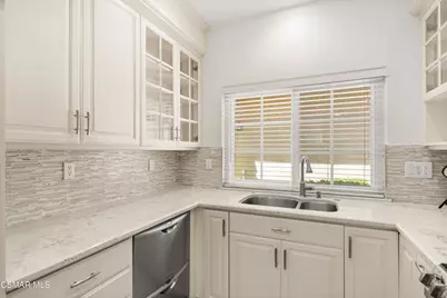 4839 La Vella Drive, Oak Park, CA 91377 - Photo 8