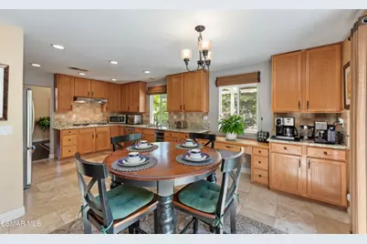 758 Cranmont Court, Simi Valley, CA 93065 - Photo 18