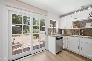 29633 Strawberry Hill Dr, Agoura Hills, CA 91301 - Photo 8
