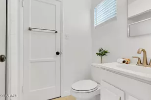 19910 Enadia Way, Winnetka, CA 91306 - Photo 30