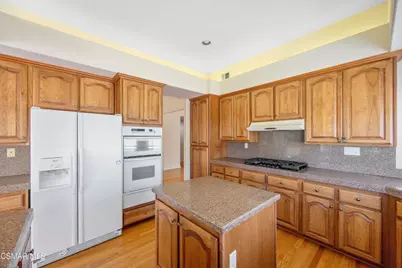 5490 Wembly Avenue, Oak Park, CA 91377 - Photo 18