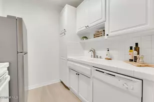 152 Maegan Pl, Thousand Oaks, CA 91362 - Photo 14
