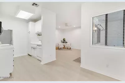 152 Maegan Place #2, Thousand Oaks, CA 91362 - Photo 8