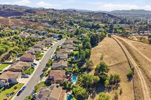 2273 Rudolph Dr, Simi Valley, CA 93065 - Photo 58