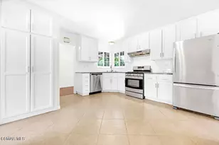 27987 Urbandale Ave, Saugus, CA 91350 - Photo 4