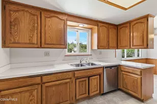 318 Carla Dr, Simi Valley, CA 93065 - Photo 18