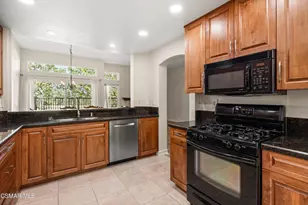 600 Kingswood Ln, Simi Valley, CA 93065 - Photo 12