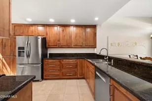600 Kingswood Ln, Simi Valley, CA 93065 - Photo 10