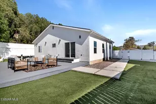 955 Brossard Dr, Thousand Oaks, CA 91360 - Photo 2