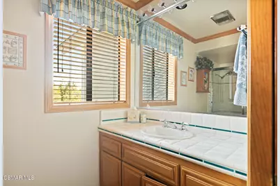 27454 Matterhorn Drive, Lake Arrowhead, CA 92352 - Photo 20