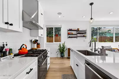 1135 N Commonwealth Avenue, Los Angeles, CA 90029 - Photo 8
