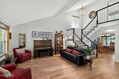 907 Sagebrush Place, Newbury Park, CA 91320 - Photo 2