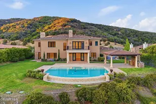 82 Queen's Garden Dr, Westlake Village, CA 91361 - Photo 2