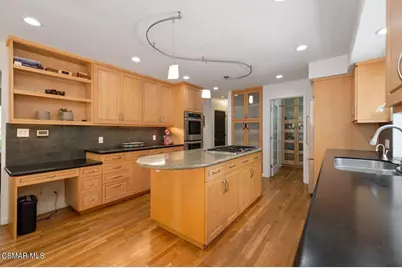 21705 Entrado Drive, Topanga, CA 90290 - Photo 16