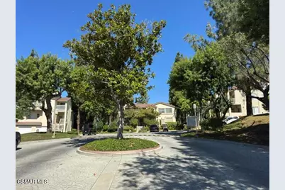 688 Indian Oak Lane #107, Oak Park, CA 91377 - Photo 2