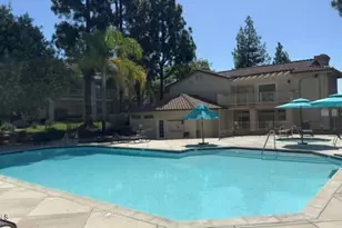 688 Indian Oak Ln, Oak Park, CA 91377 - Photo 20