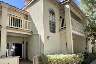 688 Indian Oak Ln, Oak Park, CA 91377 - Photo 2