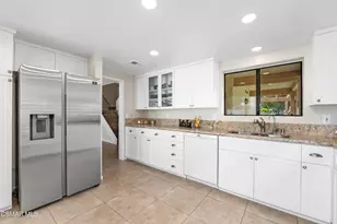 218 Mariposa Dr, Newbury Park, CA 91320 - Photo 18