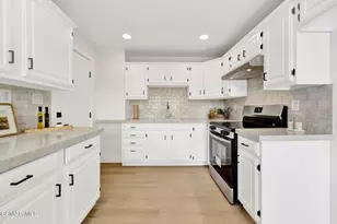 1154 La Jolla Dr, Thousand Oaks, CA 91362 - Photo 40
