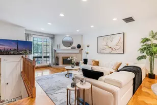 18102 Burbank Blvd, Tarzana, CA 91356 - Photo 20