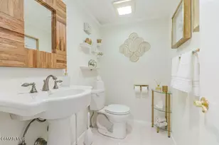 18102 Burbank Blvd, Tarzana, CA 91356 - Photo 24