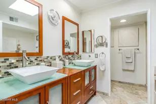 18102 Burbank Blvd, Tarzana, CA 91356 - Photo 26