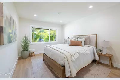 3079 E Sierra Drive, Thousand Oaks, CA 91362 - Photo 24