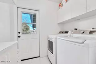 135 W Gainsborough Rd, Thousand Oaks, CA 91360 - Photo 34