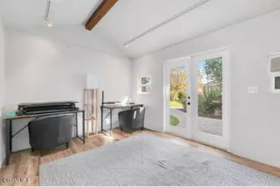 135 W Gainsborough Road, Thousand Oaks, CA 91360 - Photo 36