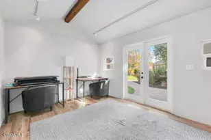 135 W Gainsborough Rd, Thousand Oaks, CA 91360 - Photo 36