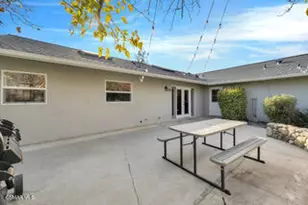 135 W Gainsborough Rd, Thousand Oaks, CA 91360 - Photo 44