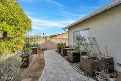 135 W Gainsborough Road, Thousand Oaks, CA 91360 - Photo 42