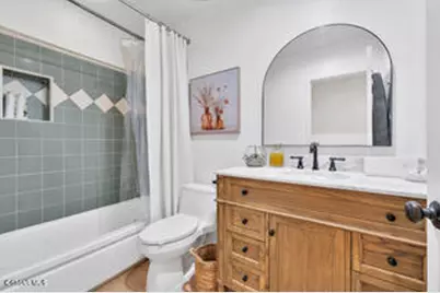 135 W Gainsborough Road, Thousand Oaks, CA 91360 - Photo 10