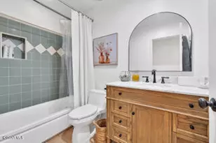 135 W Gainsborough Rd, Thousand Oaks, CA 91360 - Photo 10