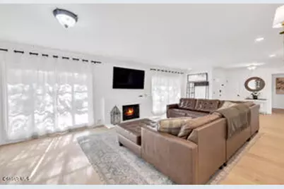 135 W Gainsborough Road, Thousand Oaks, CA 91360 - Photo 14