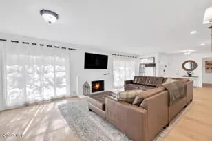135 W Gainsborough Rd, Thousand Oaks, CA 91360 - Photo 14