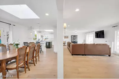 135 W Gainsborough Road, Thousand Oaks, CA 91360 - Photo 8