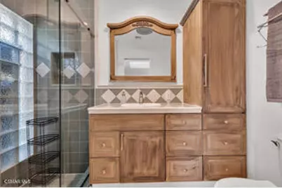 135 W Gainsborough Road, Thousand Oaks, CA 91360 - Photo 32