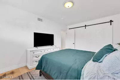 135 W Gainsborough Road, Thousand Oaks, CA 91360 - Photo 26